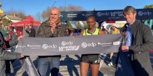 Kenyan-born United States runner Betsy Saina (at the centre) poses for a photo after winning the 2023 Seville Half Marathon on January 29, 2023, in Spain. 