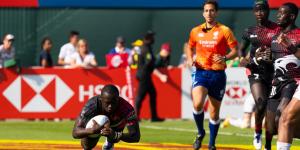 Billy Odhiambo scores a try in the Dubai 7s Second leg on November 3.