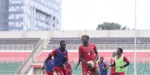 Harambee Stars skipper Kenneth Muguna and defender Solomon Olwande training at Nyayo stadium