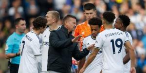 Leeds United tactician Jesse Marsch issues instructions to his players before the restart of their clash against Arsenal on October 16, 2022 at Elland Road Stadium.