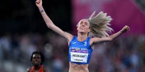 Eilish McColgan celebrating her 10,000m victory at the Commonwealth Games on August 3, 2022 in Birmingham.