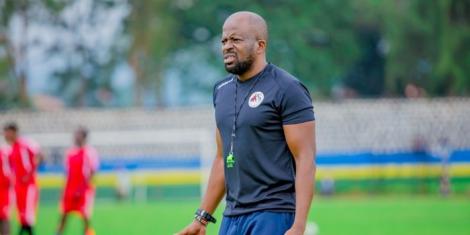 Frank Ouna takes charge of Musanze FC training session on August 31, 2022.