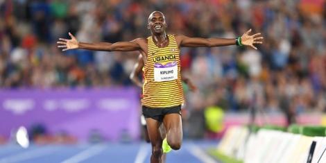 Jacob Kiplimo celebrates winning the 2022 Commonwealth title on August 2 in Birmingham, United Kingdom.